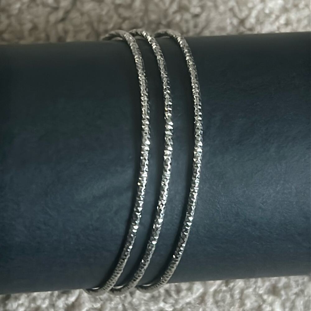 Women’s vintage set of 3 dainty silver bangle bracelets one size‎